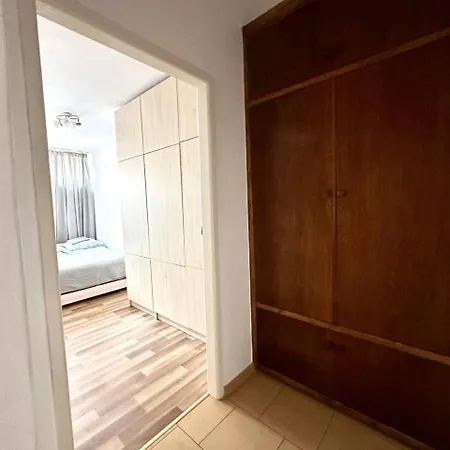 Ohmyhome - Park Mirowski Apartment *