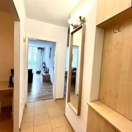 Апартаменты Ohmyhome Park Mirowski *