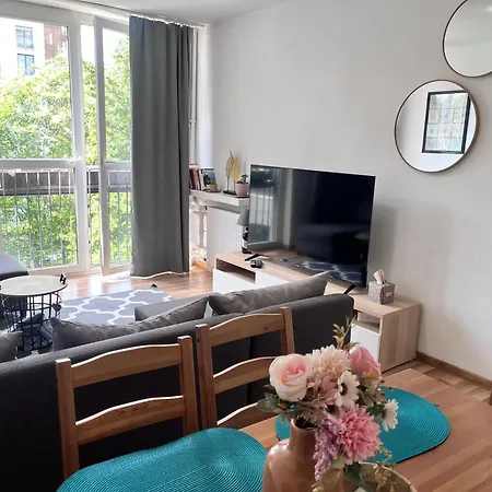 Ohmyhome - Park Mirowski Warszawa