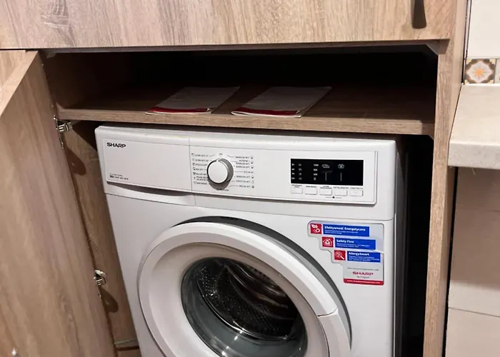 Ohmyhome - Park Mirowski شقة *