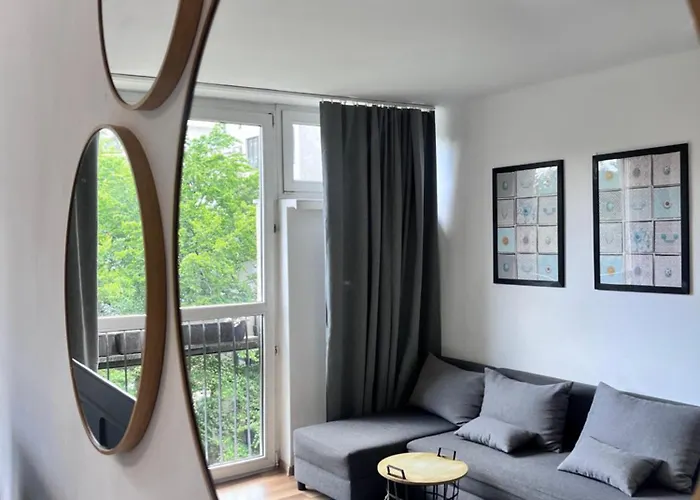 Ohmyhome - Park Mirowski * وارسو