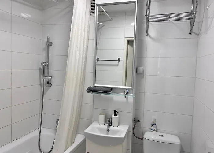 Ohmyhome - Park Mirowski شقة *