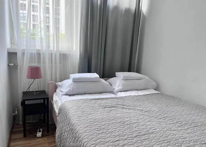 Ohmyhome - Park Mirowski وارسو